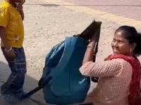 असह्य वेदना पण लेकाने शिकावं ही एकच इच्छा; माऊलीचा 'हा' Video पाहून पाणावतील डोळे - Marathi News | Video strong mother may be physically challenged but her courage walks her child to school every day | Latest sakhi News at Lokmat.com