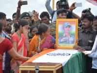 शहीद सुमेध गवई अनंतात विलीन - Marathi News | Shaheed Sumedha Gavai merges with infinity | Latest akola Photos at Lokmat.com