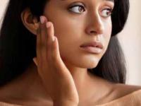 उन्हाळ्यात चेहरा काळवंडतो- पिंपल्सने भरला? 'या' ५ चुका करतात चेहऱ्याचे नुकसान, त्वचा होते टॅन - Marathi News | Summer skin care mistakes How to prevent sun tanning Pimples in summer Skin darkening in summer remedies acne causes Sunscreen mistakes Oily skin in summer tips | Latest sakhi Photos at Lokmat.com