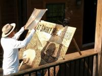 'हा' अवलिया सूर्याच्या मदतीनं साकारतो अफलातून कलाकृती - Marathi News | this artist creates breathtaking art using sunlight | Latest jarahatke Photos at Lokmat.com