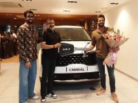 सुरेश रैनाची नवीन खरेदी! नव्या कोऱ्या कारची किंमत किती? PHOTOS - Marathi News | former cricketer Suresh Raina Brings Home A Brand New 2024 Kia Carnival | Latest cricket Photos at Lokmat.com