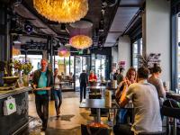 जगातील सर्वात जूने शाकाहरी रेस्टॉरंट भारतात नव्हे तर 'या' ठिकाणी आहे, पाहा photos - Marathi News | know about worlds oldest vegetarian restaurant in Switzerland | Latest jarahatke Photos at Lokmat.com