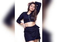 लक्ष्मीकांत बेर्डेंची लेक सिनेइंडस्ट्रीत येण्याआधीच ठरतेय सुपरहिट, पहा तिचे ग्लॅमरस फोटो - Marathi News | Laxmikant Berde's daughter is superhit before debut in industry, see her photos | Latest filmy Photos at Lokmat.com