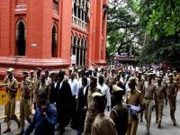 पश्चिम बंगालनंतर तामिळनाडूत 'राजीनामा' सत्र; १०० हून अधिक सरकारी अधिकाऱ्यांनी सोडली नोकरी - Marathi News | Tamilnadu Election Result: Over 100 DMK regime law officers resign amid uncertainty over TVK forming govt | Latest national News at Lokmat.com