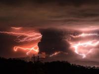 अरे देवा! 'ताल' ज्वालामुखीचा भयंकर उद्रेक, फोटोत बघा कशी झाली आजूबाजूच्या गावांची राख-रांगोळी! - Marathi News | Photos of taal volcano which just erupted in the Philippines | Latest social-viral Photos at Lokmat.com