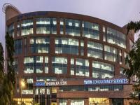TCS : सहा महिन्यांमध्ये दुसऱ्यांदा वेतन वाढीची घोषणा, ४.७ लाख कर्मचाऱ्यांना होणार फायदा - Marathi News | TCS rolls out second salary hike in six months for over 4 7 lakh staff | Latest business Photos at Lokmat.com