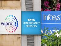नोकरीची सुवर्ण संधी! TCS, Infosys, Wipro एक लाख कर्मचाऱ्यांची करणार भरती - Marathi News | tcs infosys and wipro likely to added more than 1 lakh freshers in fy 22 | Latest business Photos at Lokmat.com