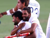 गॅबावर टीम इंडियानं वर्ल्ड रेकॉर्ड केला; ३२ वर्षांनंतर प्रथमच ऑस्ट्रेलियाने हार मानली! - Marathi News | First time India has won a Test series outside of Asia after trailing; lost 1st Test at Adelaide | Latest cricket Photos at Lokmat.com