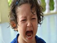 घराबाहेर असताना लहान मुलांची चिडचिड अशी करा कंट्रोल! - Marathi News | Tips to control little ones temper in public places | Latest relationship Photos at Lokmat.com