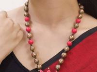 सोन्याचांदीच्या महाग दागिन्यांऐवजी २०० रुपयांचे टेराकोटा दागिने खाताहेत भाव! पाहा १० सुंदर डिझाइन्स - Marathi News | terracotta jewellery designs, latest patterns of terracotta jewellery, terracotta jewellery designs at low price | Latest sakhi Photos at Lokmat.com