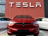 Tesla च्या एन्ट्रीवर 'TAX' चा स्पीडब्रेकर; अमेरिकेत ३० लाख, भारतात कार ६० लाखांपर्यंत जाण्याची शक्यता - Marathi News | tax screw stuck on teslas entry india price rs 30 lakhs in america will be 60 lakhs after import duty | Latest business Photos at Lokmat.com