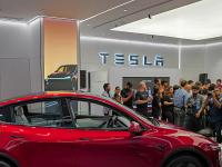 'टेस्ला मॉडेल Y' भारतात २० लाखांनी स्वस्त होणार? कंपनीचा मोठा दावा, किंमत नाही, मालकी खर्च कमी होणार... - Marathi News | Tesla car price in India likely to drop by Rs 20 lakh; Musk's company has panicked... | Latest auto News at Lokmat.com