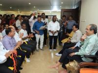 नवी मुंबईतील शिंदेंच्या शिवसेनेच्या पदाधिकाऱ्यांचा ठाकरेंच्या शिवसेनेत प्रवेश - Marathi News | Shinde's Shiv Sena office bearers from Navi Mumbai join Thackeray's Shiv Sena | Latest navi-mumbai News at Lokmat.com