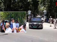 थलापती विजय ७ मे रोजी मुख्यमंत्री पदाची शपथ घेणार होता, झालाच नाही; हजारो समर्थक माघारी फिरले... - Marathi News | TVK Vijay Swearing-in: Thalapathy Vijay was supposed to take oath as Chief Minister on May 7, but it didn't happen; Thousands of supporters turned back... | Latest national News at Lokmat.com