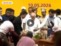Thalapathy Vijay : Video - 'डाऊन टू अर्थ' मुख्यमंत्री! शपथ होताच उचलला टेबल; विजय यांच्या साधेपणाने जिंकली लोकांची मनं - Marathi News | Tamil Nadu CM Thalapathy Vijay helping remove table video viral after oath ceremony | Latest national News at Lokmat.com