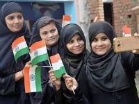 'विजयी विश्व तिरंगा प्यारा' - हटके क्लीक - Marathi News | Tricolor Flag hoisting, vijayi vishwa tiranga pyara - Nice Click | Latest national Photos at Lokmat.com