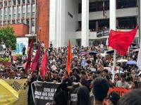 नेपाळनंतर आता आणखी एका देशात सत्तांतर?; भारताच्या मित्र देशात सैन्य अलर्टवर, लोक रस्त्यावर उतरले - Marathi News | After Nepal Now in Philippines Hundreds of Filipinos marched in Manila to protest government budget cuts, major corruption scandal | Latest international Photos at Lokmat.com