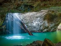 'ही' ठिकाणं म्हणजे जमिनीखालील स्वर्गच! - Marathi News | heavenly places on the earth | Latest jarahatke Photos at Lokmat.com
