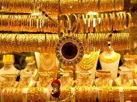 Gold Price Update : गोड बातमी! अक्षय तृतीयाच्या शुभ मुहूर्तावर सोनं-चांदी झालं स्वस्त, फटाफट चेक करा आजचे दर - Marathi News | gold and silver price again jump mcx gold price on 21st april 2023 | Latest business Photos at Lokmat.com