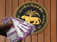 आरबीआयकडे १.८० लाख कोटींच्या २००० च्या नोटा आल्या, RBI याचे काय करणार? - Marathi News | what will rbi do with 2000 note collected at the bank | Latest business Photos at Lokmat.com