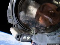 'ती' दररोज 16 वेळा पाहते सूर्योदय; पण कसा? - Marathi News | nasa Astronaut Christina Koch watches sunrise 16 times in single day | Latest international Photos at Lokmat.com