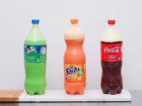 'हे' Cold Drinks पिण्यासाठी नव्हे, तर... - Marathi News | soda cake which looks like cold drink | Latest jarahatke Photos at Lokmat.com