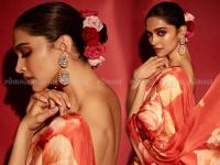 Lokmat Most Stylish Awards 2019: लाल साडी, गुलाबी गाल; दीपिकाच्या सौंदर्याने सारेच घायाळ - Marathi News | Lokmat Most Stylish Awards 2019: Bollywood actress Deepika Padukone was present at the Lokmat Most Stylish Award Ceremony | Latest filmy Photos at Lokmat.com