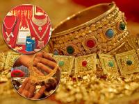 Gold Price Update : फेडरल रिझर्व्हचा एक निर्णय अन् भारतात सोन्या-चांदीचे दर घसरले, पटापट पाहा आजचे दर - Marathi News | Gold Price Update decision of us fed reserve and gold and silver prices crashed in india see fresh prices | Latest business Photos at Lokmat.com