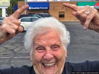 93 वर्षांच्या आजीचं भन्नाट फोटोशूट, पाहून व्हाल थक्क! - Marathi News | 93-year-old grandma's photoshoot, will be shocked to see! | Latest jarahatke Photos at Lokmat.com