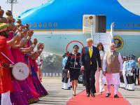 Donald Trump's India Visit : कौन है वो?... ट्रम्प-मोदी-मेलानिया यांच्यासोबत रेड कार्पेटवर चालणाऱ्या 'ती'ची गोष्ट - Marathi News | Donald Trump's India Visit interpreter gurdeep kaur chawla was seen with modi donald trump visit to india | Latest national Photos at Lokmat.com