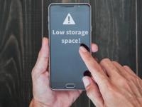 स्मार्टफोनचं स्टोरेज फुल झालंय, 'या' टिप्स करतील मदत - Marathi News | how to clean smartphone storage without using malicious third party apps | Latest tech Photos at Lokmat.com