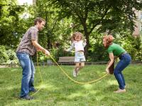 मुलांना सुदृढ ठेवायचंय? 'या' गोष्टी ठरतील फायदेशीर - Marathi News | skipping rope benefits for kids | Latest relationship Photos at Lokmat.com