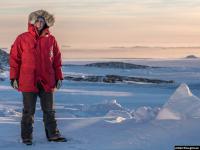 बर्फाळ प्रदेशात नोकरीची संधी; पॅकेज पाहून व्हाल थक्क - Marathi News | greatest adventure jobs in Antarctica lakhs of rupees salary | Latest jarahatke Photos at Lokmat.com