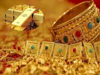 सोनं-चांदी खरेदी करणाऱ्यांसाठी आनंदाची बातमी! Gold च्या दरात घसरण; फटाफट चेक करा आजचे दर - Marathi News | Gold Silver latest Rate today the prices of gold and silver have fallen see what is the price of 10 grams of gold | Latest business Photos at Lokmat.com