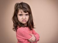 तुमची मुलं जास्त चिडचिड करतायत?, तर 'या' गोष्टींची घ्या काळजी - Marathi News | Parenting tips follow these 5 tips to handle child | Latest relationship Photos at Lokmat.com