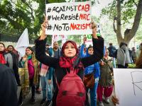 नागरिकत्व दुरुस्ती कायद्याल्या देशभरातून तीव्र विरोध, अनेक ठिकाणी हिंसाचार - Marathi News | abound across the country against Citizenship Amendment Act, violence in many places | Latest national Photos at Lokmat.com