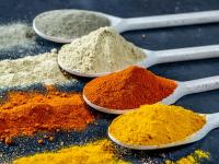 किचनमधील मसाले भेसळयुक्त? कसं ओळखायचं हे जाणून घ्या - Marathi News | your kitchen spices are real or adulterated know how to check its purity | Latest food Photos at Lokmat.com