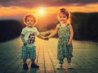 Raksha Bandhan 2019 : नात्यातील गोडवा टिकवण्यासाठी 'या' गोष्टींची घ्या काळजी - Marathi News | Raksha Bandhan 2019 raksha bandhan special how to maintain love between siblings | Latest relationship Photos at Lokmat.com