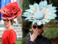 लय भारी! या हॅट्सची बातच न्यारी... - Marathi News | Royal Ascot 2019 The Hat Edition | Latest jarahatke Photos at Lokmat.com