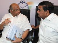 ...जेव्हा शरद पवारांनी चतुराईनं वाचवली होती आबांची आमदारकी - Marathi News | ncp chief Sharad Pawar cleverly saved r r patil from big trouble | Latest politics Photos at Lokmat.com