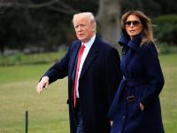 Donald Trump: एकेकाळी 'ताजमहाल'चे मालक होते डोनाल्ड ट्रम्प; पण दिवाळं निघालं अन्... - Marathi News | Donald Trump's India Visit: Donald Trump Once Had A 'Taj Mahal' Of His Own, But He Drove It To The Ground | Latest social-viral Photos at Lokmat.com