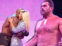 बघावं ते नवलच; WWE च्या रिंगमध्ये कुस्तीऐवजी रंगला Romance! - Marathi News | Lana Kissing Bobby Lashley, WWE Superstars React | Latest wwe Photos at Lokmat.com