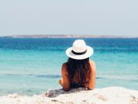 'या' 5 राशीच्या व्यक्ती रिलेशनशिपऐवजी सिंगल राहणंच करतात पसंत! - Marathi News | Zodiac signs who prefer to live single | Latest relationship Photos at Lokmat.com