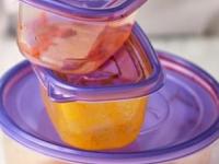 टिफिन बॉक्सवर तेलाचा पिवळा- चिकट थर साचला? सोप्या ट्रिक्स- तेलकटपणा मिनिटांत होईल साफ - दुर्गंधी होईल नाहीशी... - Marathi News | how to clean yellow oil stains from tiffin box best way to remove sticky grease simple tricks to clean oily tiffin box at home | Latest sakhi Photos at Lokmat.com