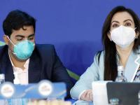 Mumbai Indians ने डोक्यावर हात ठेवताच नशीब बदलले; सिंगापूरच्या फलंदाजासाठी ऑस्ट्रेलियाने ट्वेंटी-२० वर्ल्ड कप संघाचे दार उघडले! - Marathi News | Tim David got a heavy IPL contract with the Mumbai Indians and Matthew Wade has now backed him to play the ICC T20 World Cup for australia | Latest cricket Photos at Lokmat.com