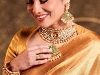 कोणत्या साडीवर मोत्याचा दागिना चांगला दिसतो, कोणत्या साडीवर सोन्याचांदीचा? ५ टिप्स, साडीनुसार ‘असा’ ठरवा दागिना - Marathi News | how to choose jewellery according to saree type, tips for matching saree and jewellery | Latest sakhi Photos at Lokmat.com