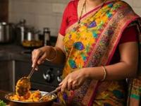 उन्हाळ्यात किचनमध्ये स्वयंपाक म्हणजे शिक्षा, १० टिप्स - किचन राहील थंड - घामाघूम न होता करा स्वयंपाक... - Marathi News | tips to keep kitchen cool during summer how to keep kitchen cool in summer | Latest sakhi Photos at Lokmat.com