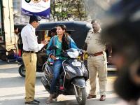 New Traffic Fines in Maharashtra: वाहतुकीचे नियम मोडाल तर याद राखा! आधी नवीन दंडाची रक्कम पहा, नाहीतर डोळे पांढरे होतील - Marathi News | New Traffic Rules, Fines in Maharashtra: see amount of the new penalty first, will never violate | Latest auto Photos at Lokmat.com