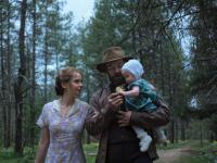 जंगलात आग लागली, बायको-मुलगी बेपत्ता, लाकूडतोड्याची डोळ्यांत पाणी आणणारी कहाणी, तुम्ही पाहिलाय 'हा' सिनेमा? - Marathi News | train dreams movie nominated in oscar nominated movies 2026 joel edgerton | Latest filmy Photos at Lokmat.com