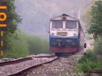 प्रवासादरम्यान एका व्यक्तीचा रिपोर्ट आला कोरोना पॉझिटिव्ह, ट्रेनमध्ये उडाली खळबळ - Marathi News | man gets positive result in middle of train journey hospitalised | Latest national Photos at Lokmat.com